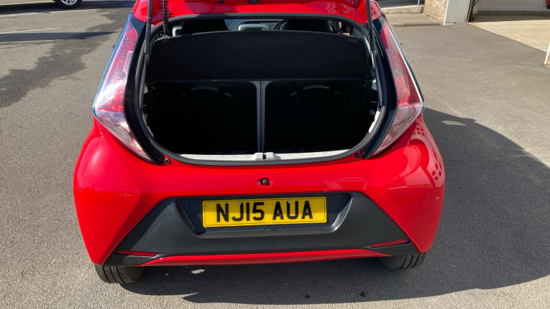 Toyota Aygo 1.0 VVT-i X-Play 3dr Petrol Hatchback